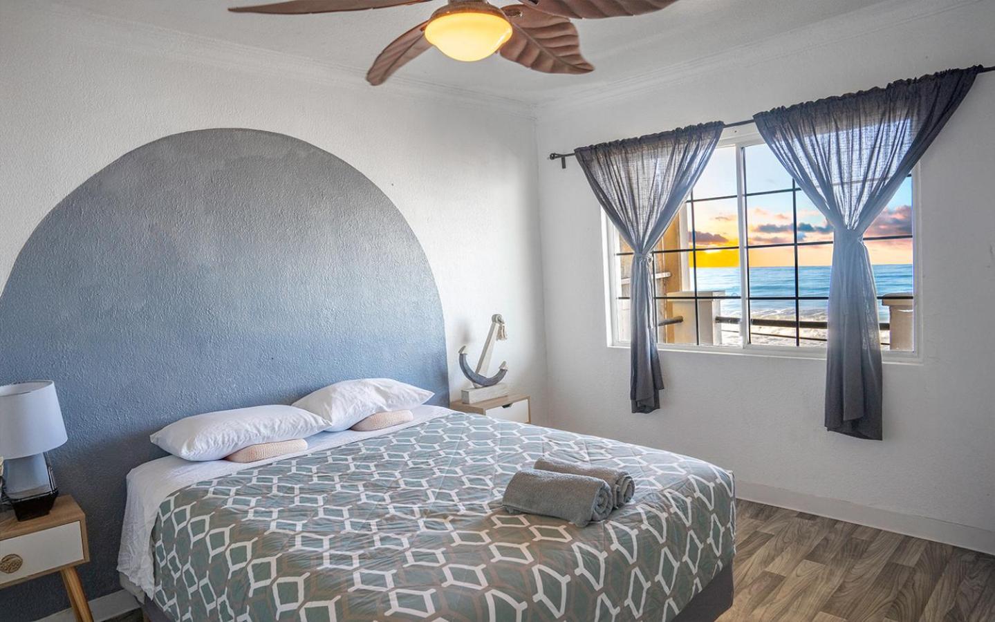 Beachfront Two Bedroom With 3 Beds Тіхуана Екстер'єр фото